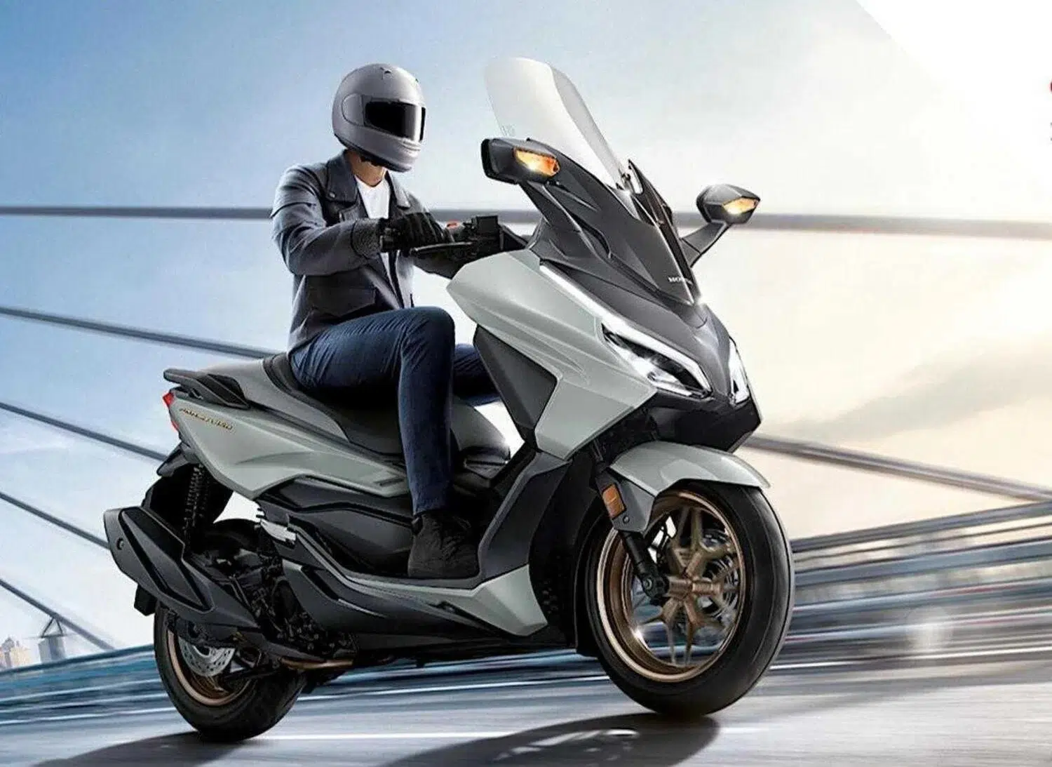 Honda Forza 350: scooter com muque