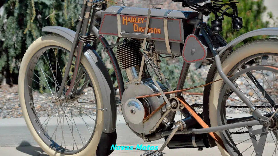 detalhes-harley-davidson-strap-tank-1908 Harley de 1908 é encontrada: relíquia foi vendida por quase 5 milhões de reais
