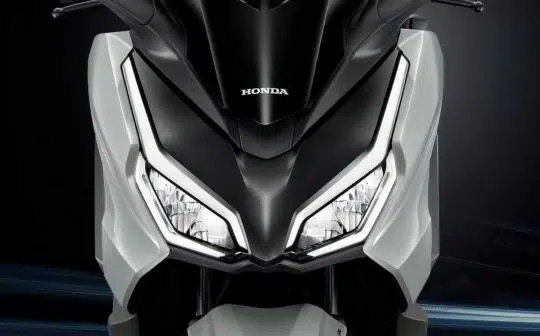 farol-honda-forza-350-2023 Honda Forza 350 2023 – Uma Scooter Premium de respeito!