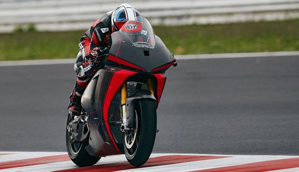 fotos-ducati-v21l Ducati V21L – Um Monstro Sobre Rodas