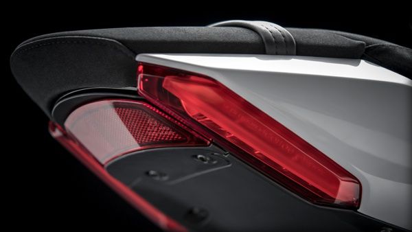 detalhe-lanterna-ducati-xdiavel Ducati XDiavel 2023 - Preço, Ficha Técnica, Fotos
