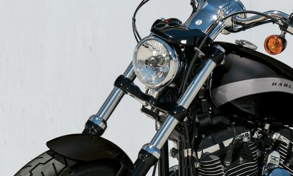 farol-harley-davidson-1200-custom Harley Davidson 1200 Custom 2023 - Preço, Ficha Técnica, Fotos