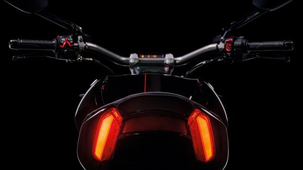 lanterna-ducati-xdiavel Ducati XDiavel 2023 - Preço, Ficha Técnica, Fotos