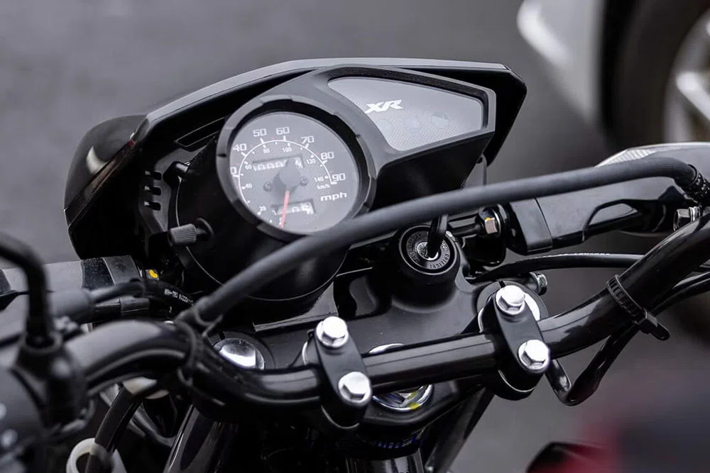 painel-honda-xr150l Honda XR150L 2023 - Uma opção acessível para uso misto on-off-road