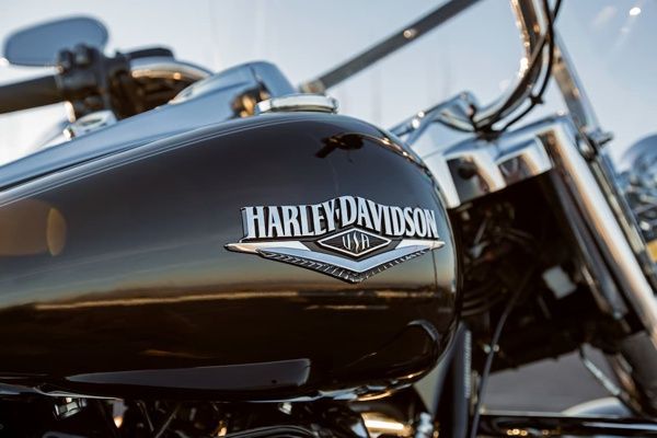 tanque-harley-davidson-road-king Harley Davidson Road King 2023 - Preço, Ficha Técnica, Fotos