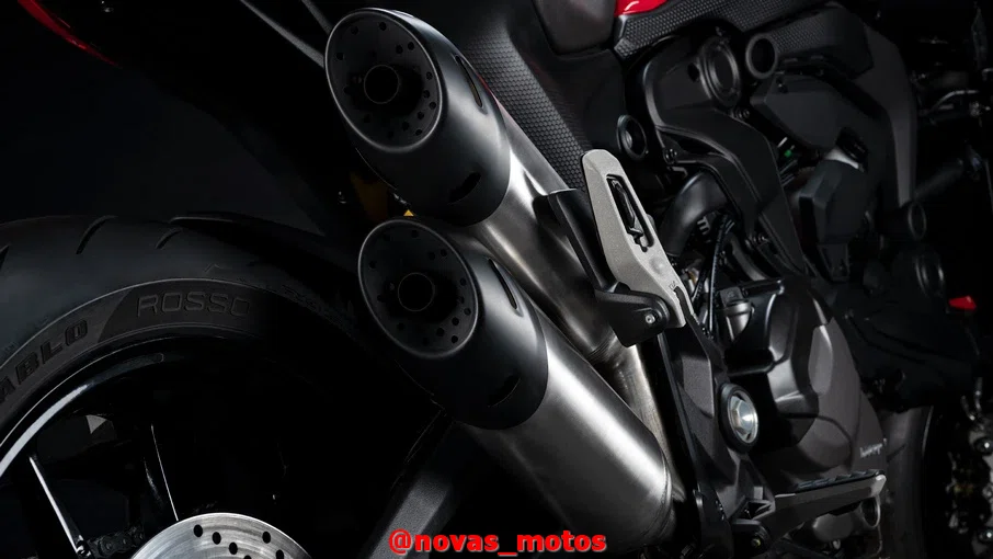 escapamento-ducati-monster-937-2024 Nova Ducati Monster 937 2024 - Combinação Perfeita de Tradição e Tecnologia