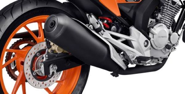 escapamento-honda-cb-twister Honda CB Twister 2023 - Ficha Técnica, Fotos