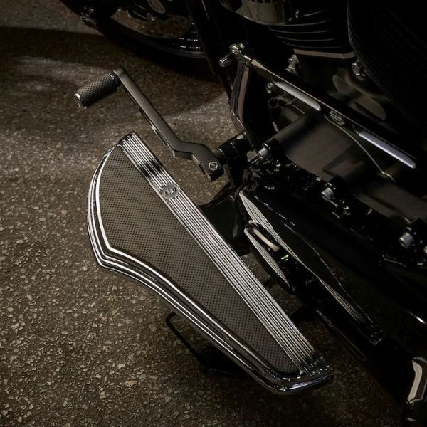 pedaleiras-harley-davidson-softail-slim Harley Davidson Softail Slim 2023 - Ficha Técnica, Fotos