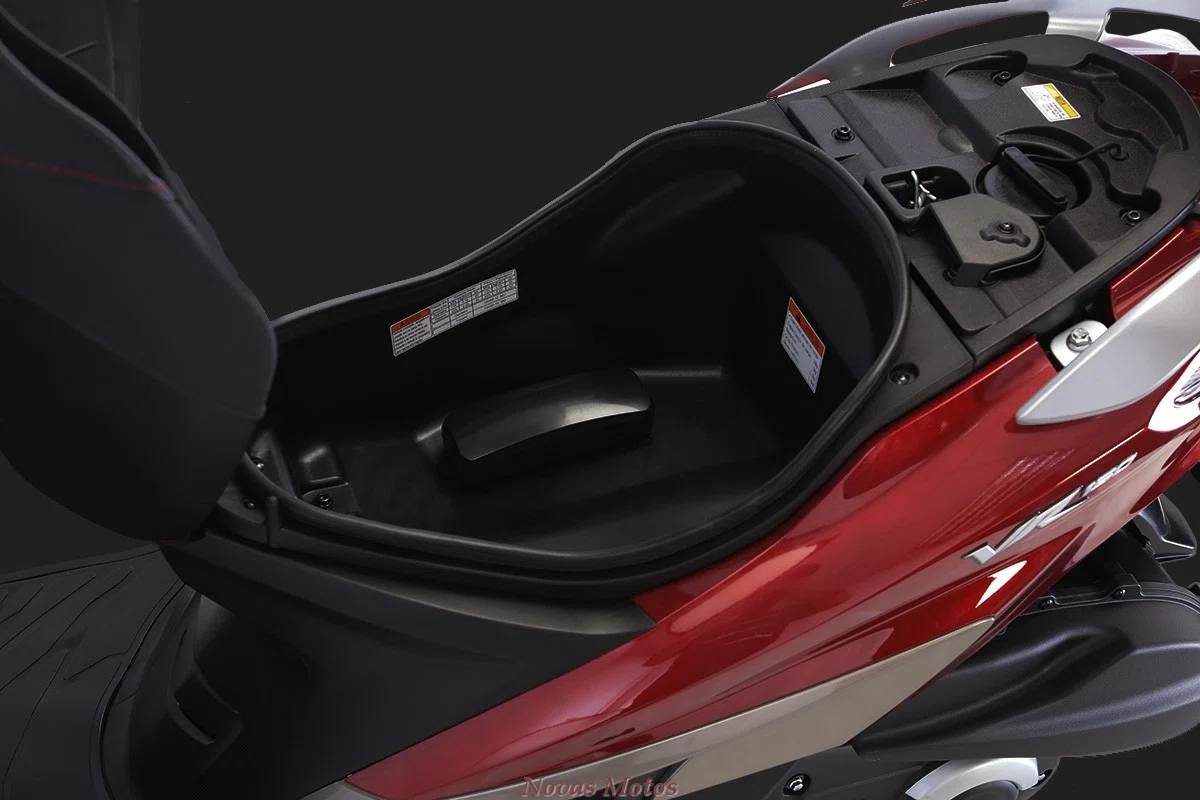 porta-capacete-scooter-haojue-vr-150 Nova Haojue VR 150 2024 - As Scooters irão dominar o mundo! 🏍️